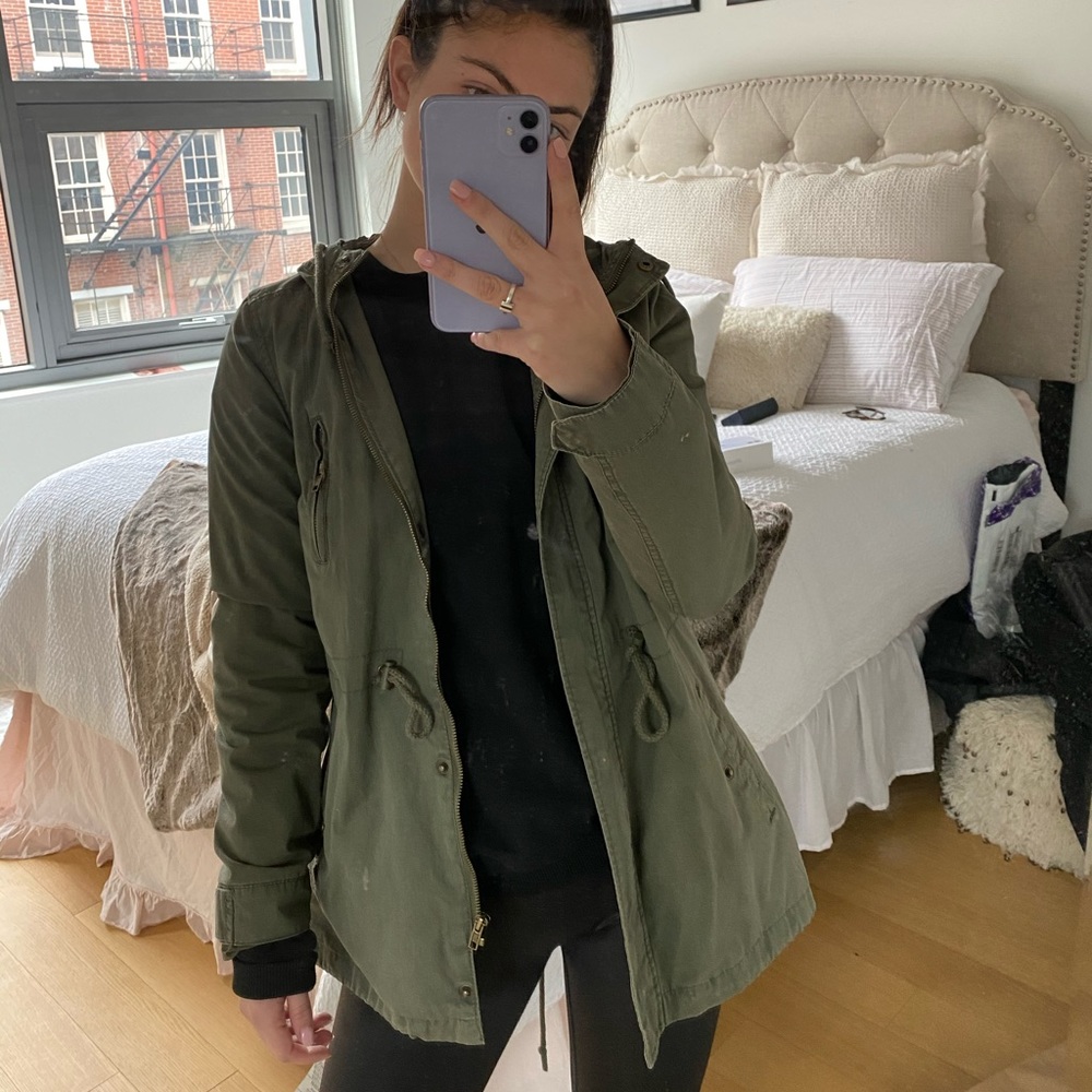 Green Military Jacket Hooded and Adjustable 💚